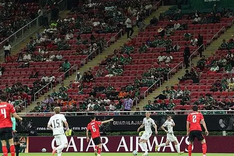 ديلي ميل: المدرجات تضع فيفا بموقف محرج في مباراة كوريا الجنوبية والتشيك